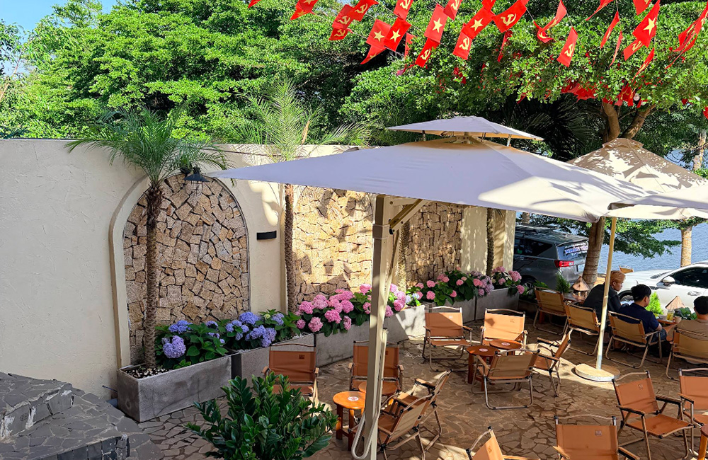 Maika Café - Tea & Food